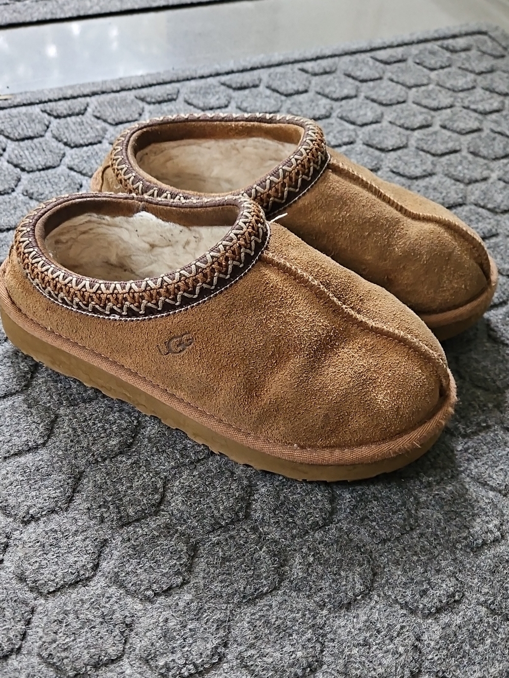UGG Kids Tasmans Chestnut Brown Suede Slip-On Clog